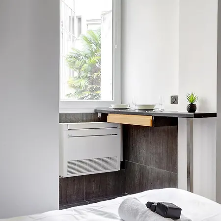 Neuf Et Climatise Sur Les Champs Elysees Apartamento *